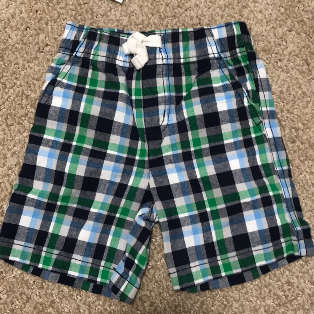 New Gymboree boys shorts with tag attached
